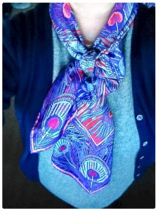 Hera scarf in a Half Bow Knot