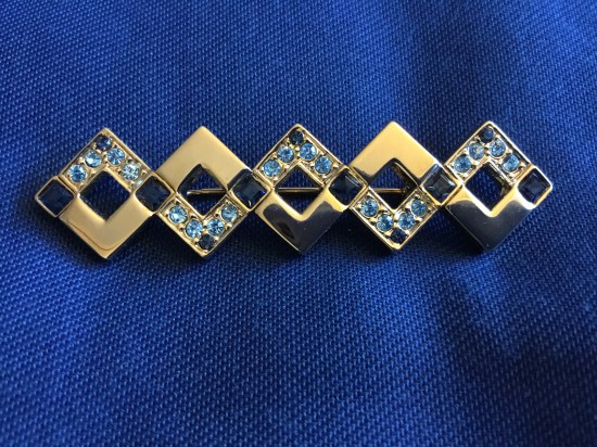 Crystal and gold plate brooch