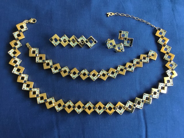 Crystal and gold plate parure