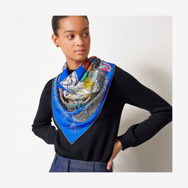 HERMES シルクスカーフ PLUMES Hermes Gray Twill Silk 90 cm 36